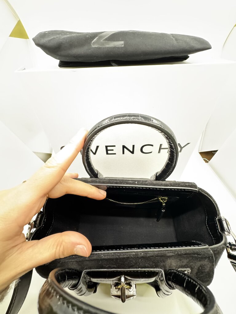 Givenchy Antigona mini top handle bag
