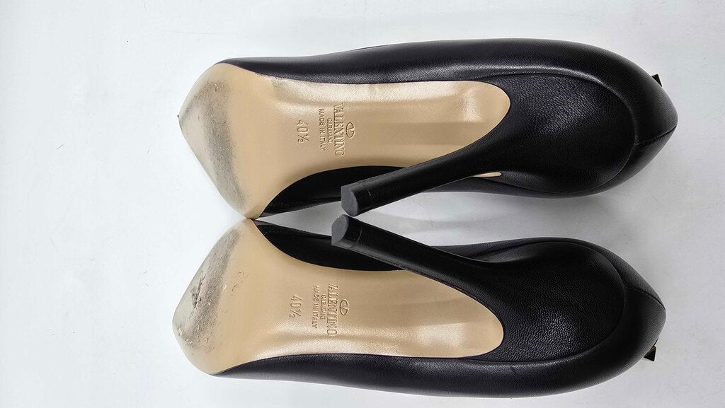 Valentino Garavani Rockstud leather d'Orsay pumps