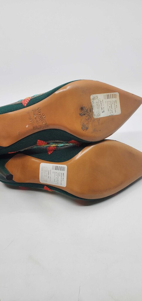 Valentino Garavani embroidered pointed-toe pumps