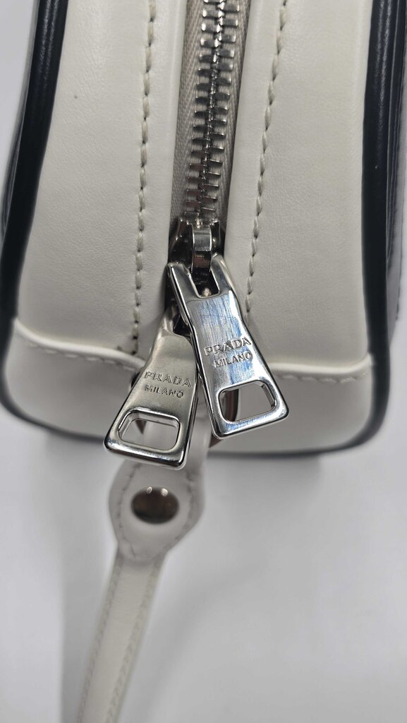 PRADA BOWLING BAG WHI/BLK