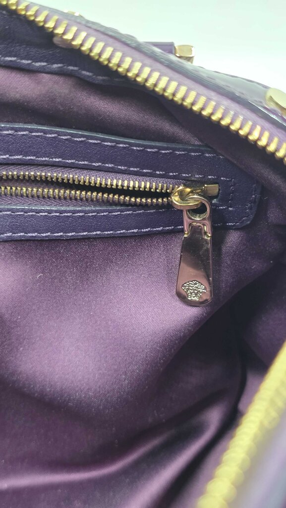 QUILTED PATENT LEATHER TOP HANDLE