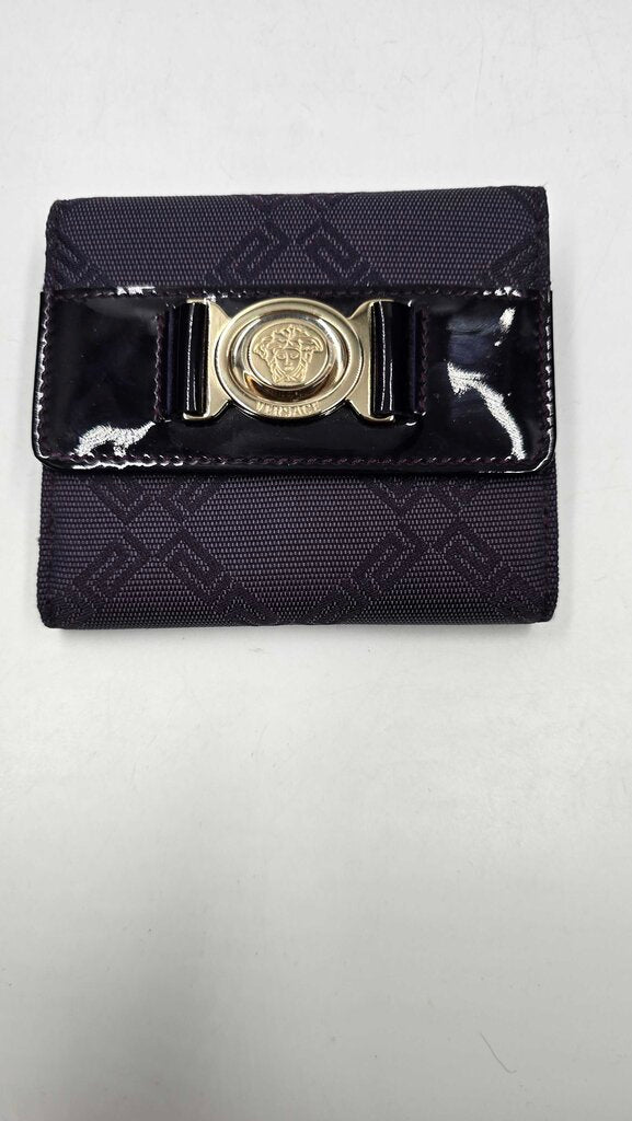 COMPACT GRECA BIFOLD WALLET