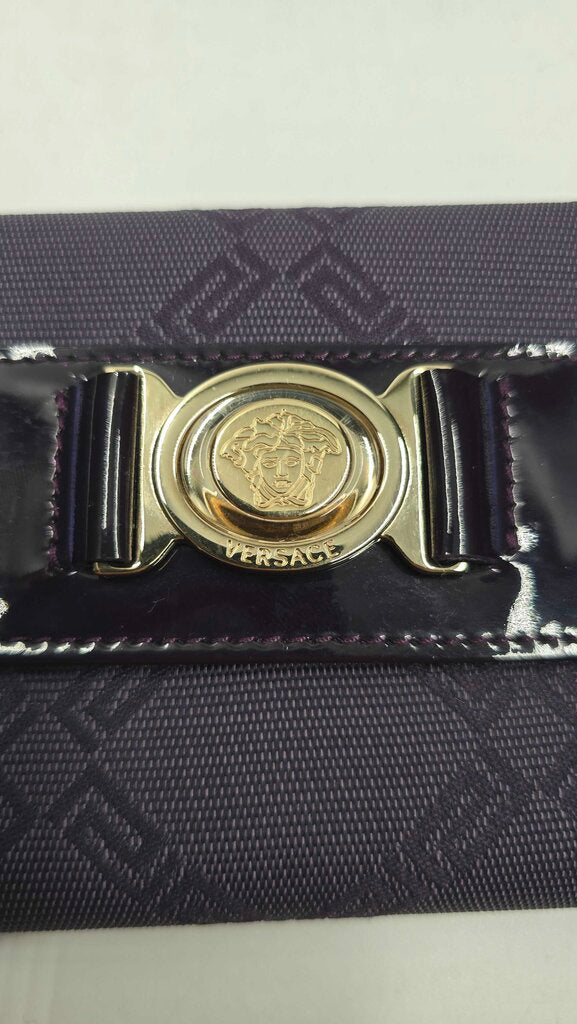 COMPACT GRECA BIFOLD WALLET