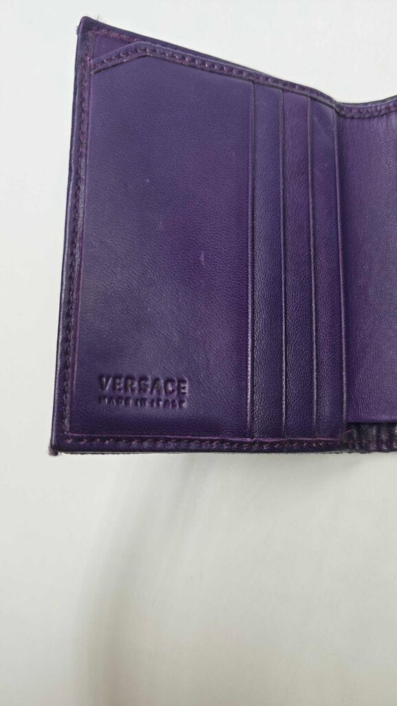 COMPACT GRECA BIFOLD WALLET