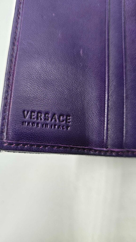 COMPACT GRECA BIFOLD WALLET