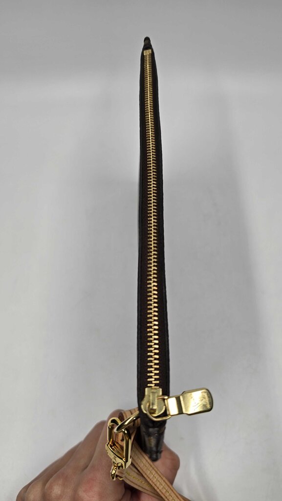 Louis Vuitton Monogram Neverfull Pouch