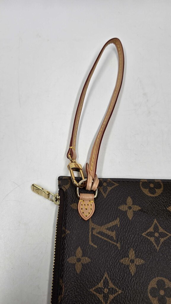 Louis Vuitton Monogram Neverfull Pouch