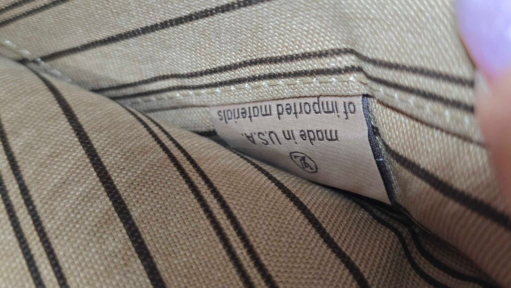 Louis Vuitton Monogram Neverfull Pouch