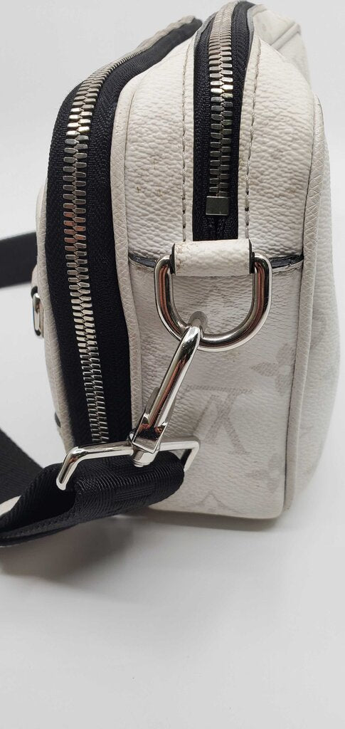 LOUIS VUITTON ALPHA MESSENGER