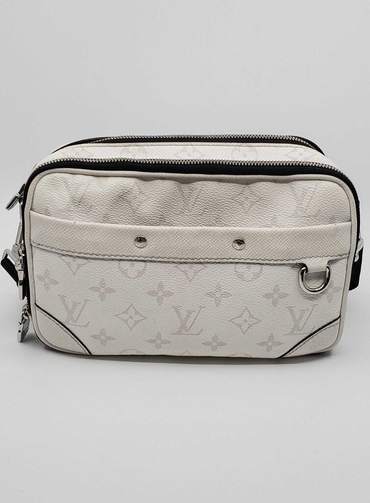 LOUIS VUITTON ALPHA MESSENGER