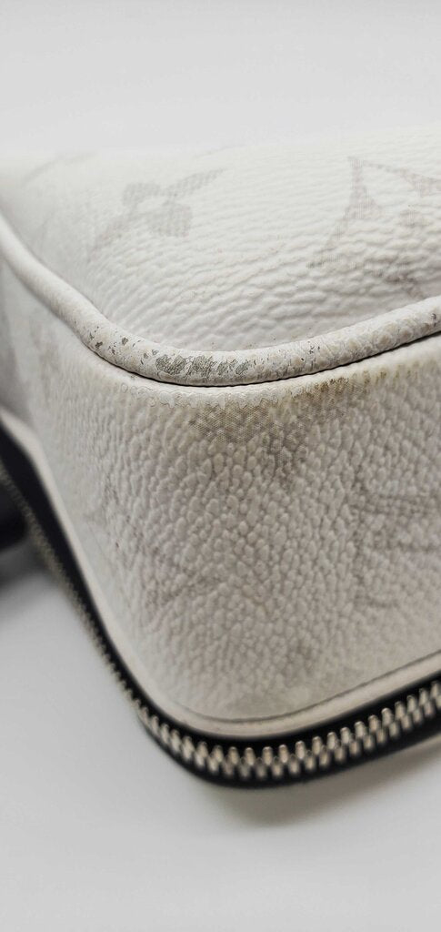 LOUIS VUITTON ALPHA MESSENGER