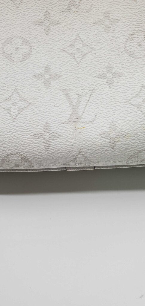 LOUIS VUITTON ALPHA MESSENGER