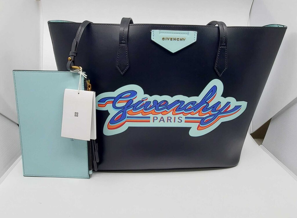 GIVENCHY CALFSKIN LOGO PRINT WING SHOPPING