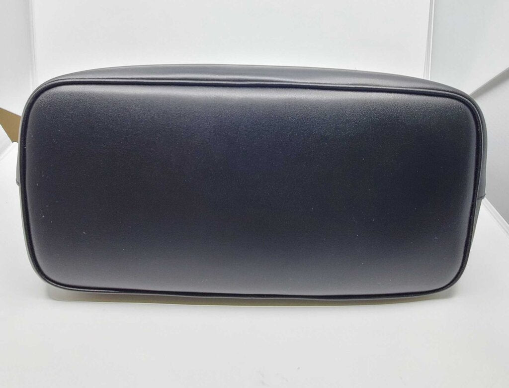 GIVENCHY CALFSKIN LOGO PRINT WING SHOPPING