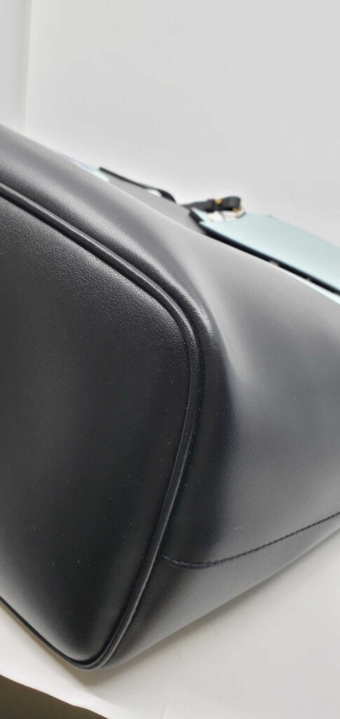 GIVENCHY CALFSKIN LOGO PRINT WING SHOPPING