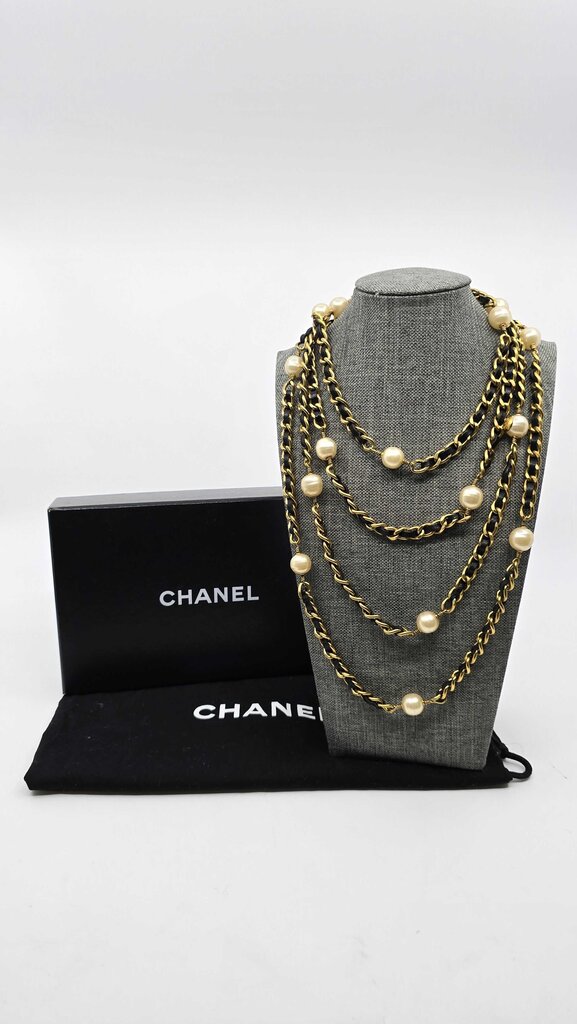 Chanel Vintage Pearl Necklace
