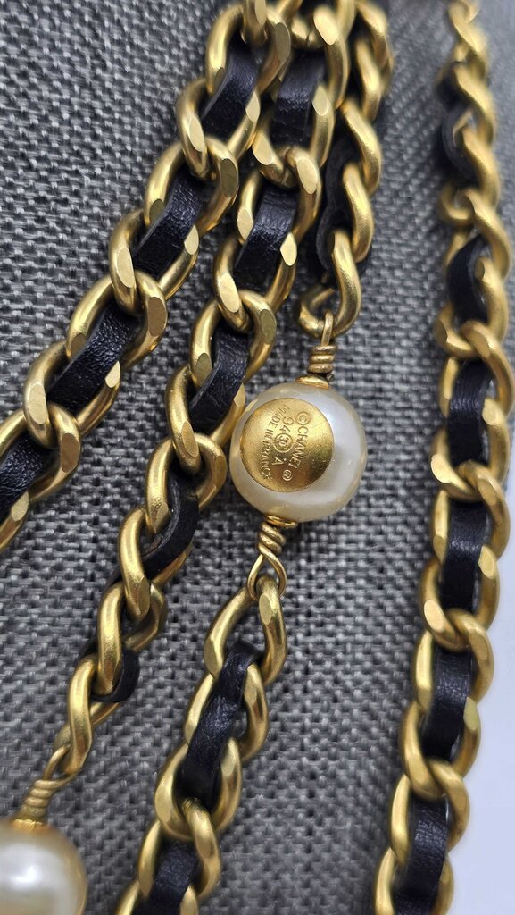 Chanel Vintage Pearl Necklace
