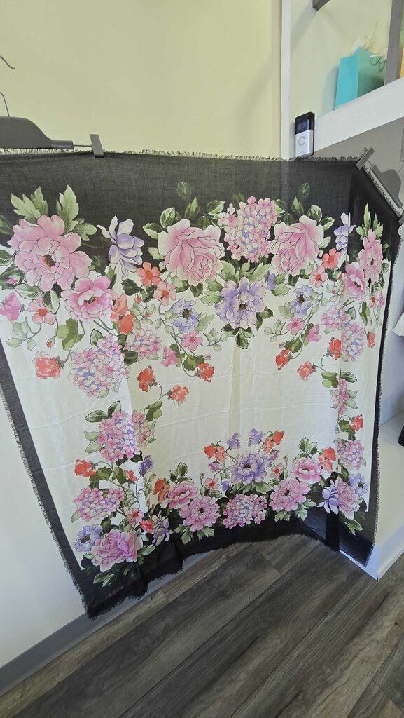 Gucci Rising Flower Silk Scarf