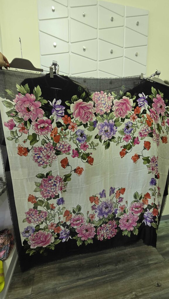 Gucci Rising Flower Silk Scarf