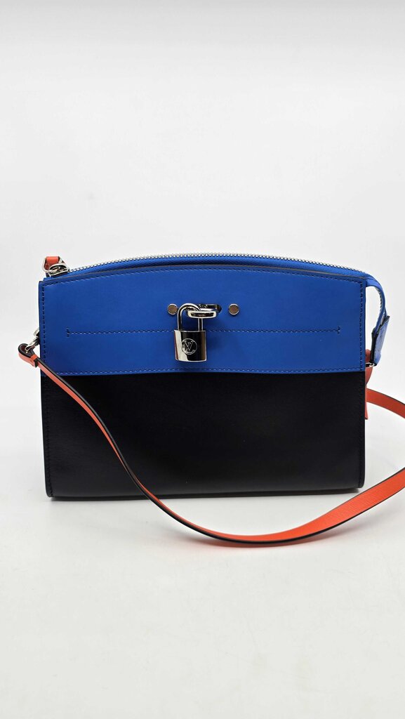 Louis Vuitton City Steamer Clutch