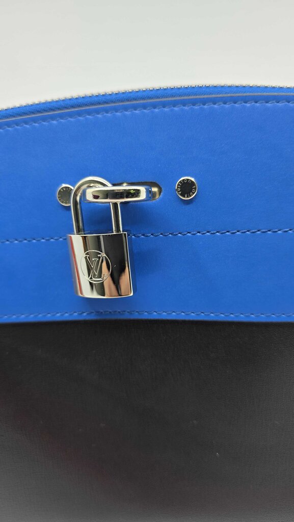 Louis Vuitton City Steamer Clutch