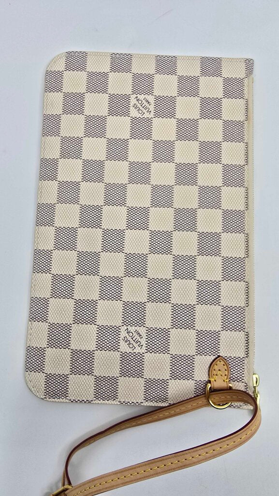 Louis Vuitton Neverfull Pochette