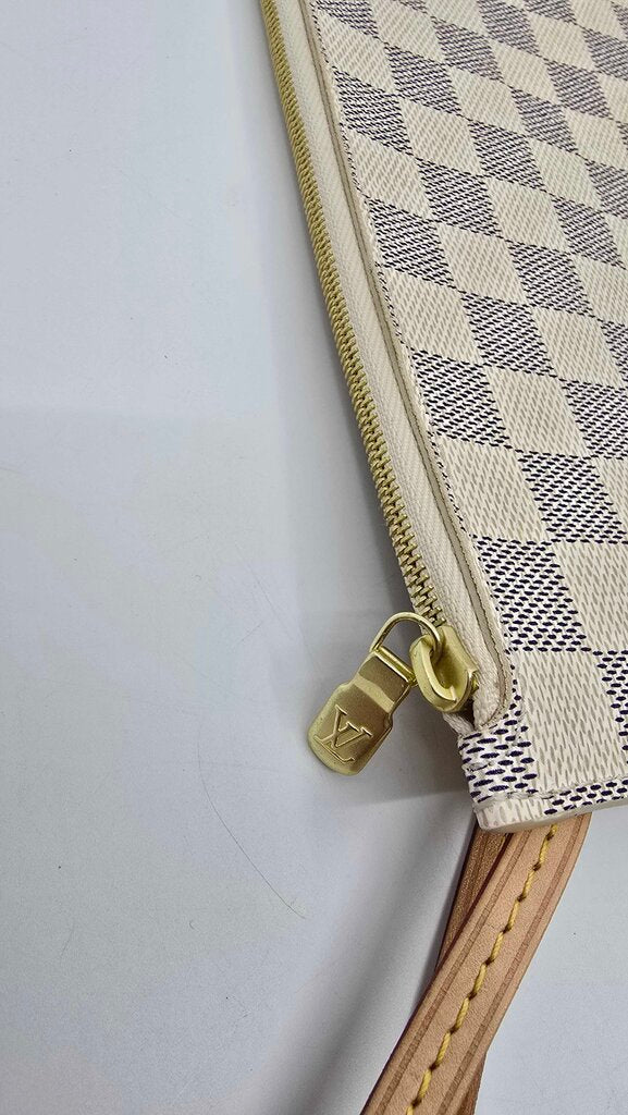 Louis Vuitton Neverfull Pochette