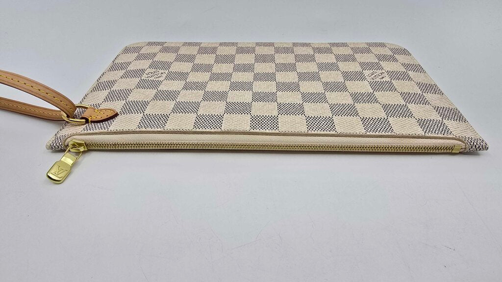 Louis Vuitton Neverfull Pochette