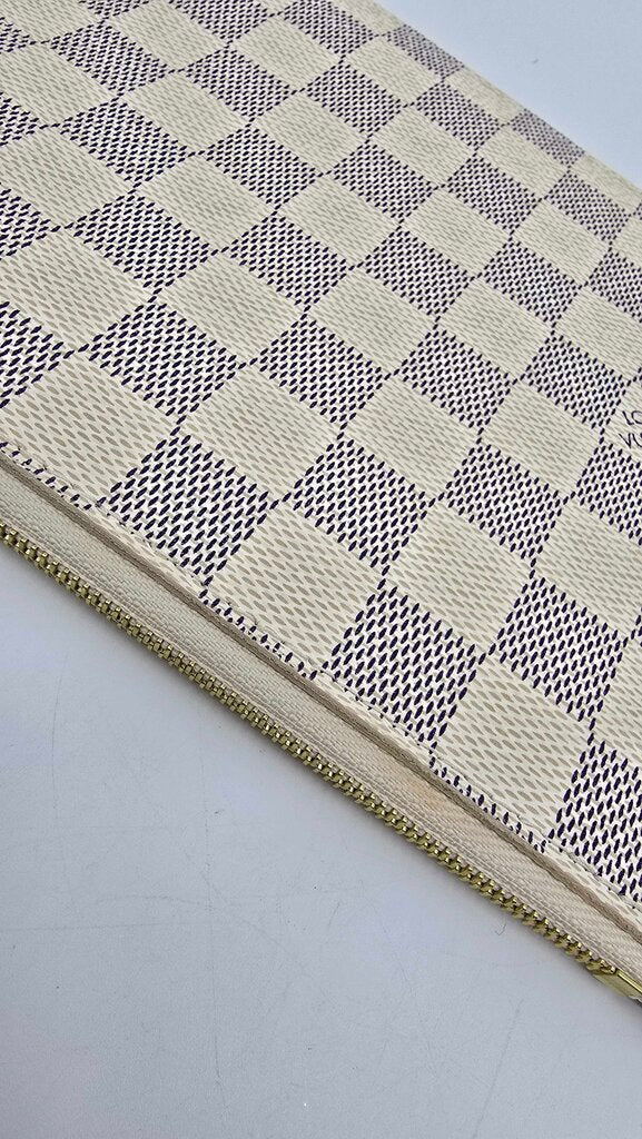 Louis Vuitton Neverfull Pochette