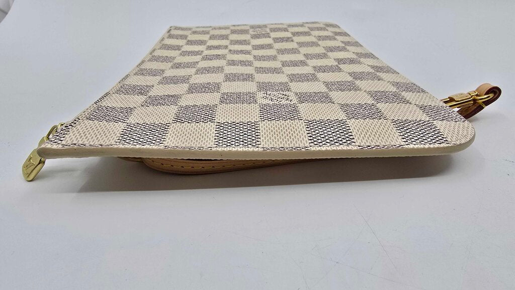 Louis Vuitton Neverfull Pochette