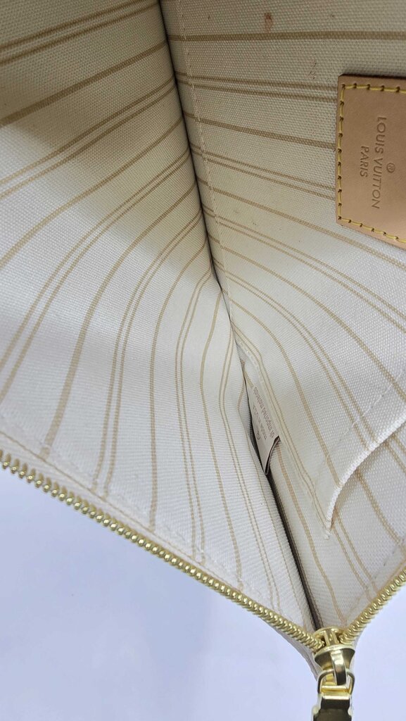 Louis Vuitton Neverfull Pochette