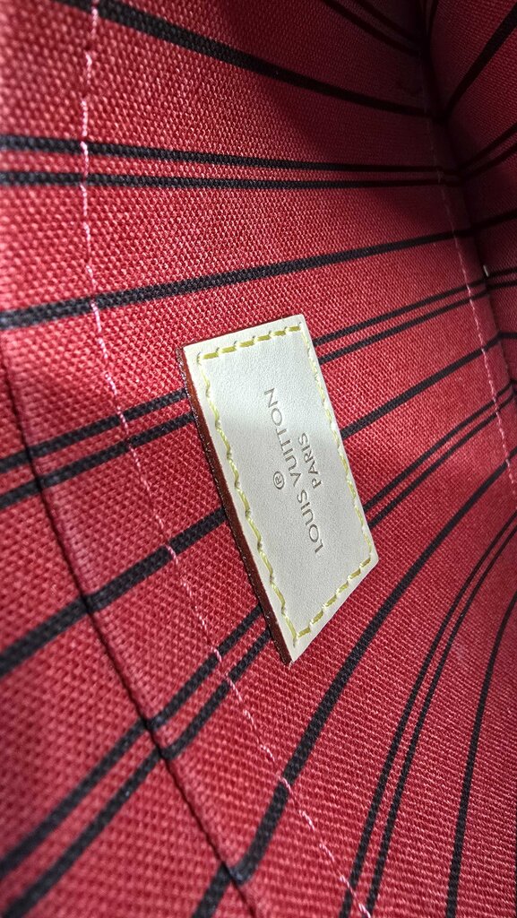 Louis Vuitton Neverfull Pochette MM Monogram