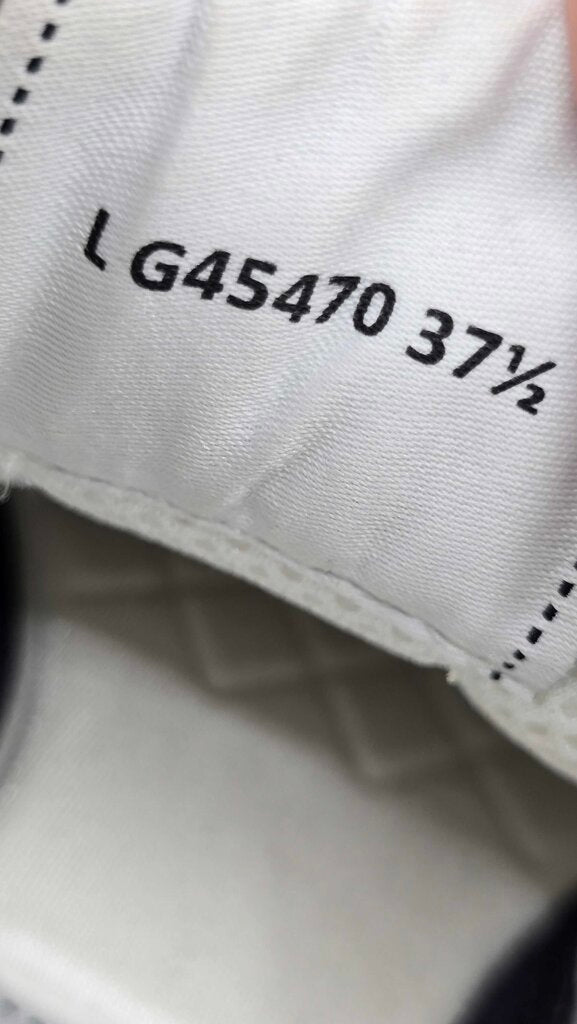 Chanel Low-Top Sneakers Calfskin Leather & Suede