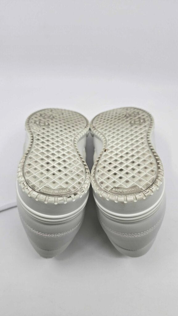 Chanel Low-Top Sneakers Calfskin Leather & Suede