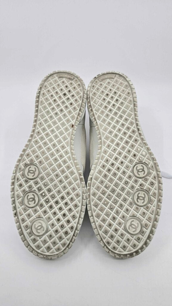 Chanel Low-Top Sneakers Calfskin Leather & Suede