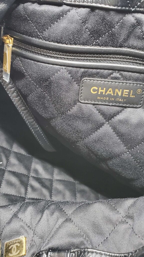 Chanel 22 Chain Backpack Quilted Calkskin