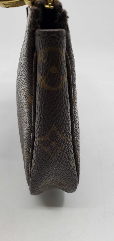 Louis Vuitton Pochette Monogram