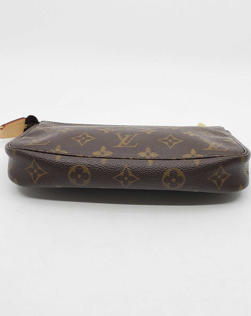 Louis Vuitton Pochette Monogram