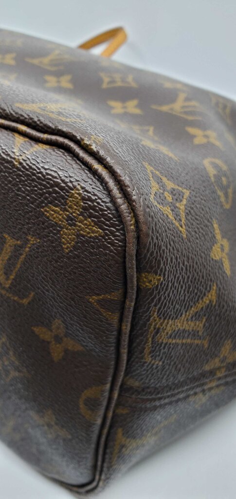 Louis Vuitton Neverfull MM Monogram