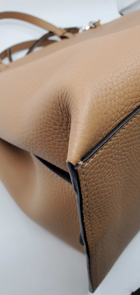 Gucci Bamboo Daily Top Handle Leather Bag