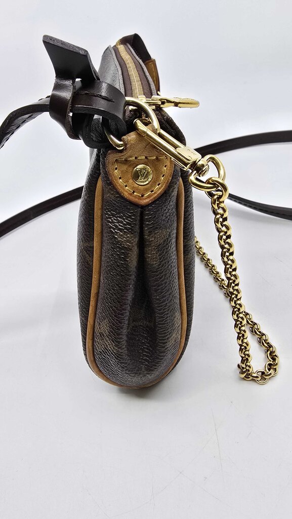 Louis Vuitton Eva Pochette Shoulder Bag
