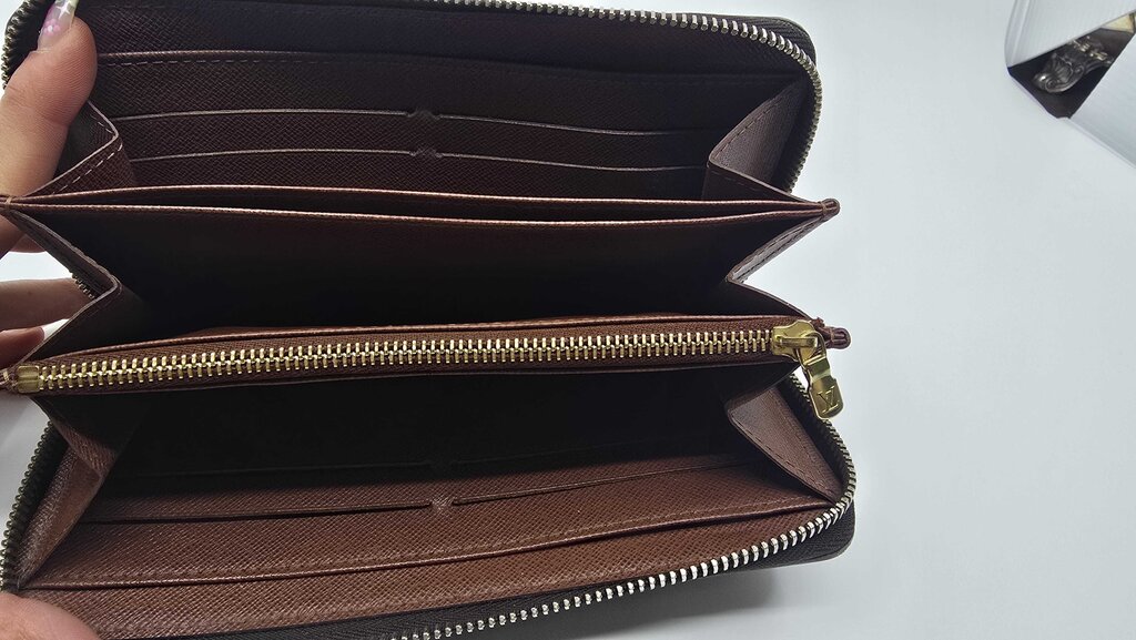 Louis Vuitton Zippy Wallet in Monogram Canvas