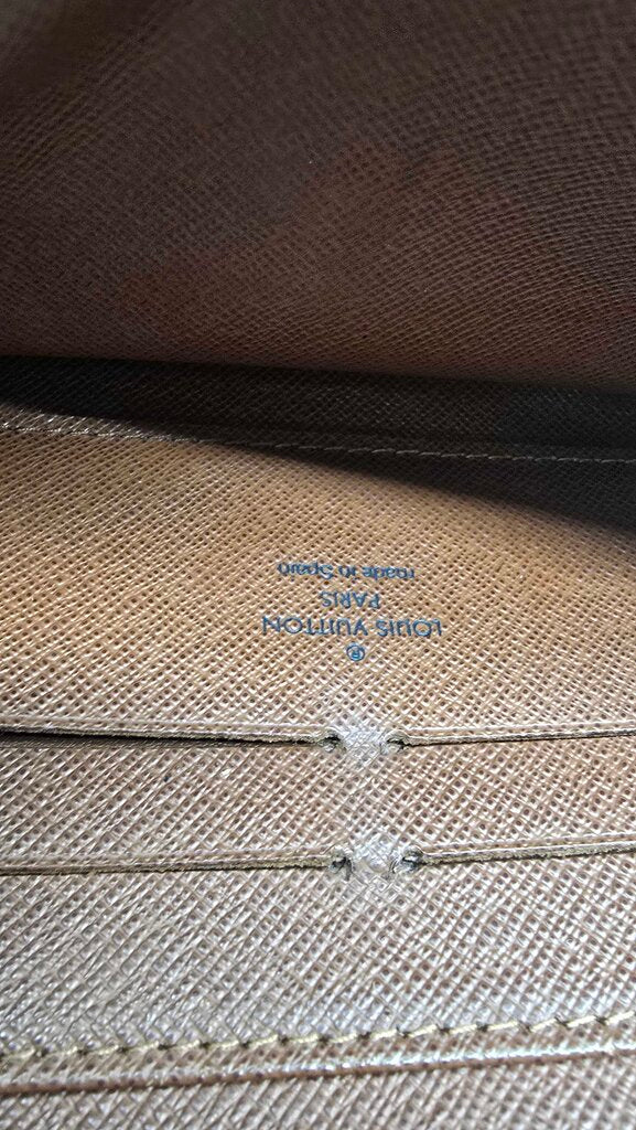 Louis Vuitton Zippy Wallet in Monogram Canvas