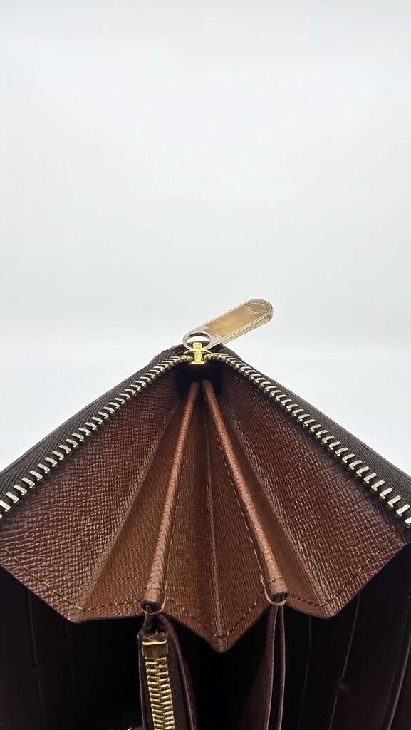 Louis Vuitton Zippy Wallet in Monogram Canvas