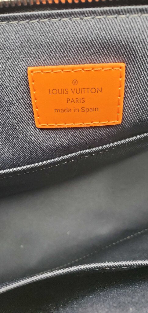 Louis Vuitton Discovery Messenger Limited Edition Damier Cobalt Race PM
