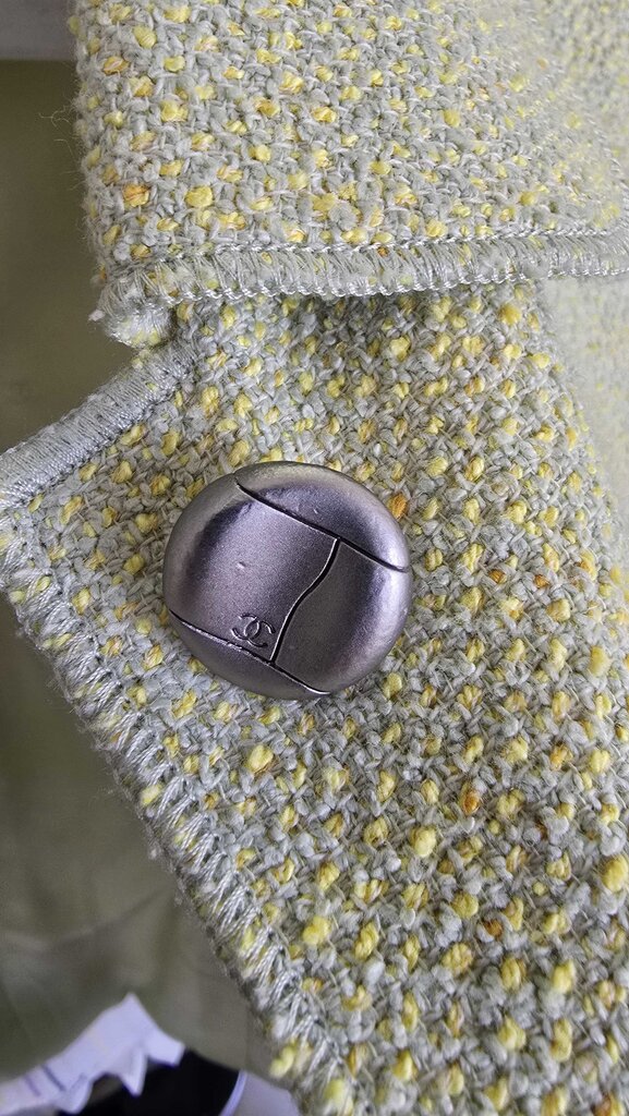 Chanel Boutique 98P blazer jacket