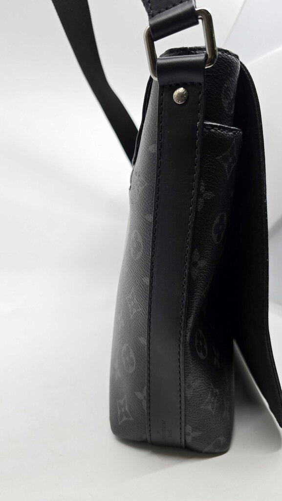 Louis Vuitton District MM Monogram Eclipse Messenger Bag