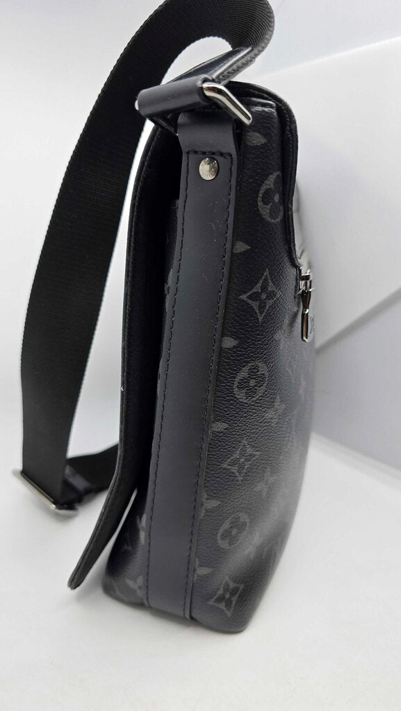 Louis Vuitton District MM Monogram Eclipse Messenger Bag