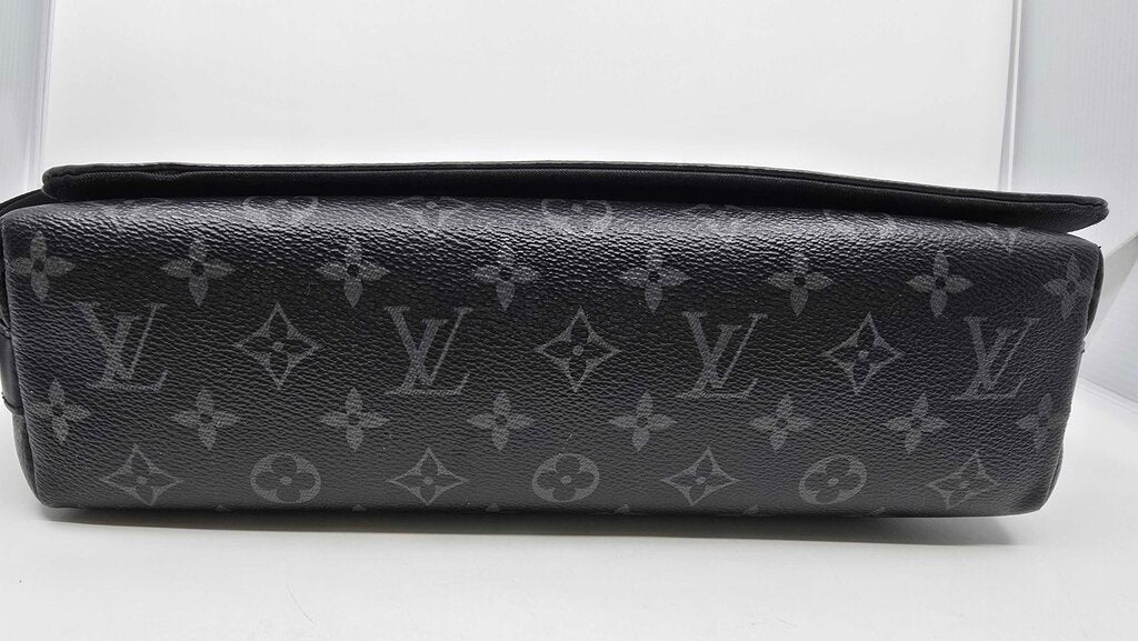 Louis Vuitton District MM Monogram Eclipse Messenger Bag