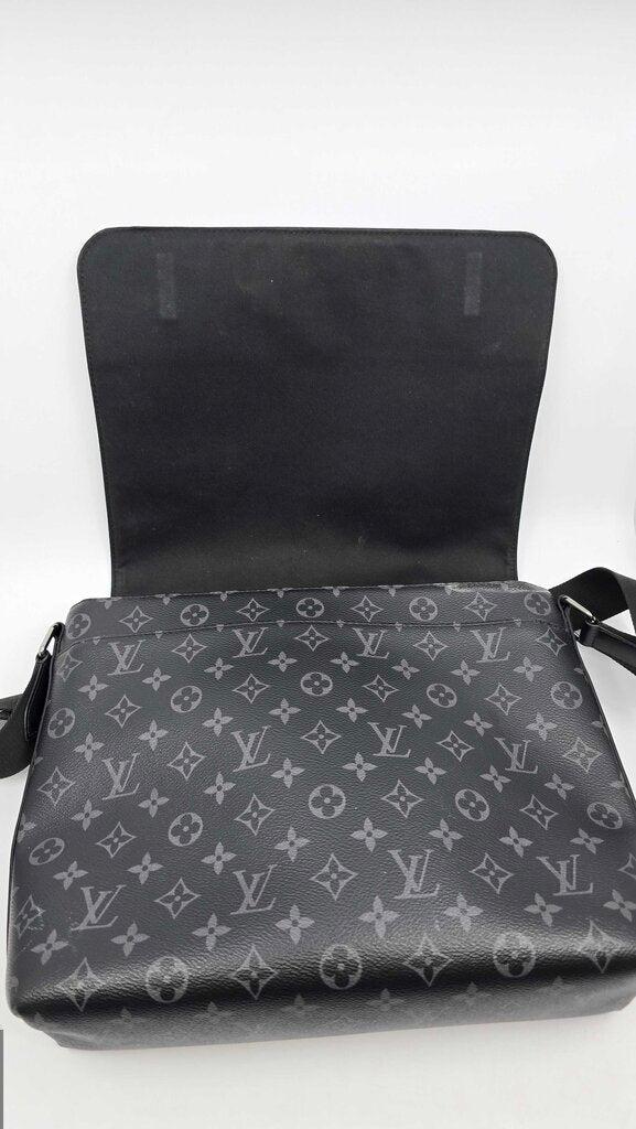 Louis Vuitton District MM Monogram Eclipse Messenger Bag